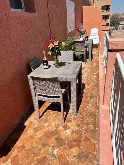 Appartement Haut Standing 3 Chambres Avec Terasse Quartier Gueliz Hivernage A Marrakech I19 マラケシュ エクステリア 写真