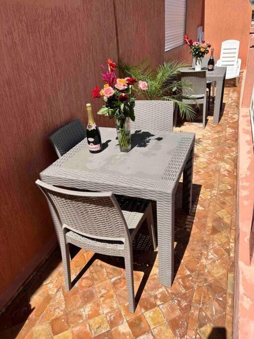 Appartement Haut Standing 3 Chambres Avec Terasse Quartier Gueliz Hivernage A Marrakech I19 マラケシュ エクステリア 写真