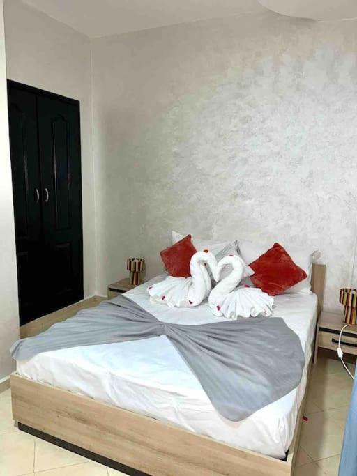 Appartement Haut Standing 3 Chambres Avec Terasse Quartier Gueliz Hivernage A Marrakech I19 マラケシュ エクステリア 写真