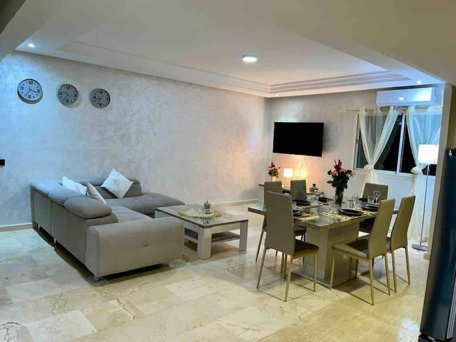 Appartement Haut Standing 3 Chambres Avec Terasse Quartier Gueliz Hivernage A Marrakech I19 マラケシュ エクステリア 写真