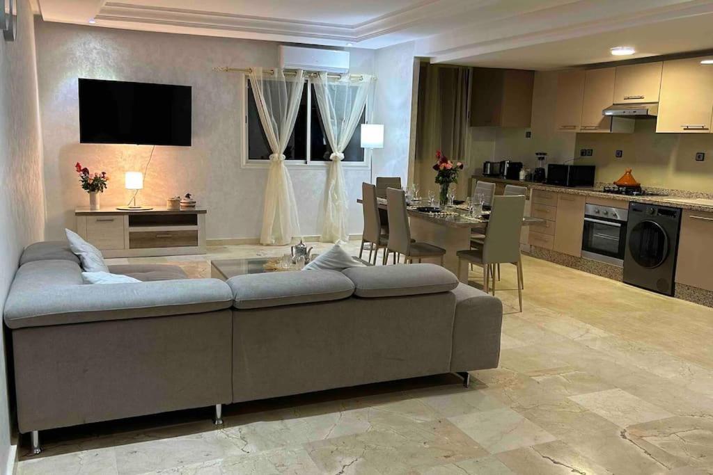 Appartement Haut Standing 3 Chambres Avec Terasse Quartier Gueliz Hivernage A Marrakech I19 マラケシュ エクステリア 写真