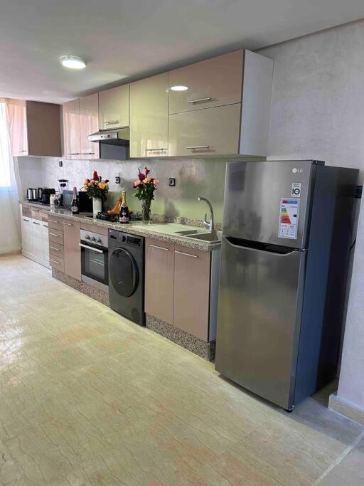 Appartement Haut Standing 3 Chambres Avec Terasse Quartier Gueliz Hivernage A Marrakech I19 マラケシュ エクステリア 写真
